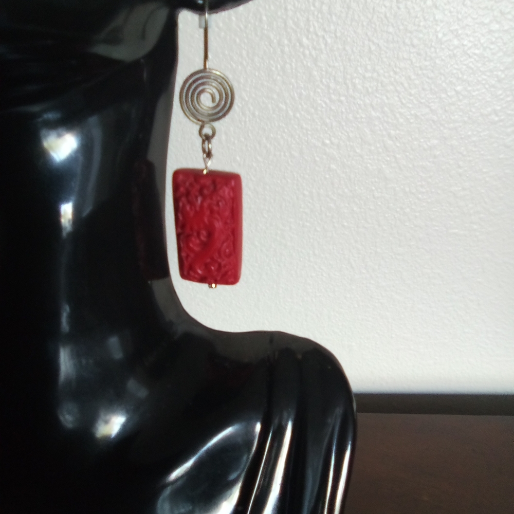 RED DRAGON‎ RESIN DANGLE EARRINGS